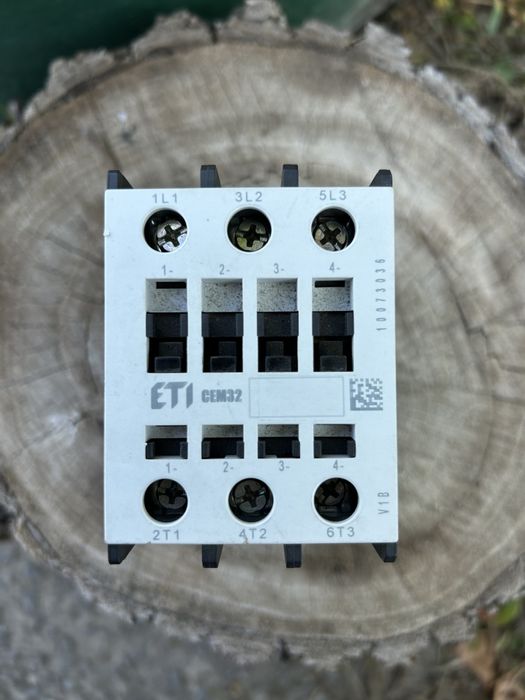 Новый. Магнитный пускатель, контактор ETI cem32