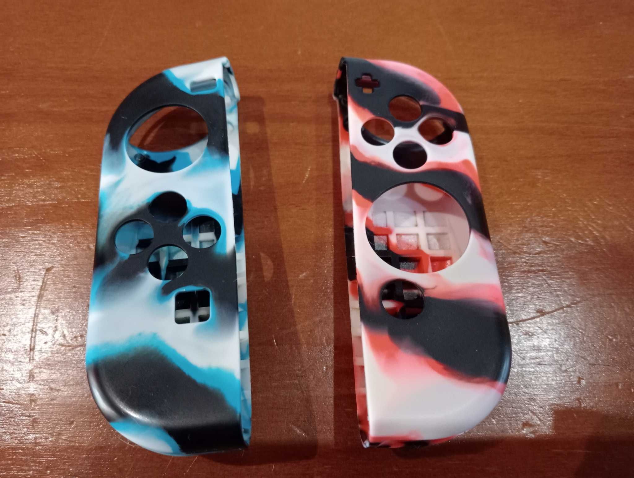 Nintendo Switch com capas para comandos e capa de transporte