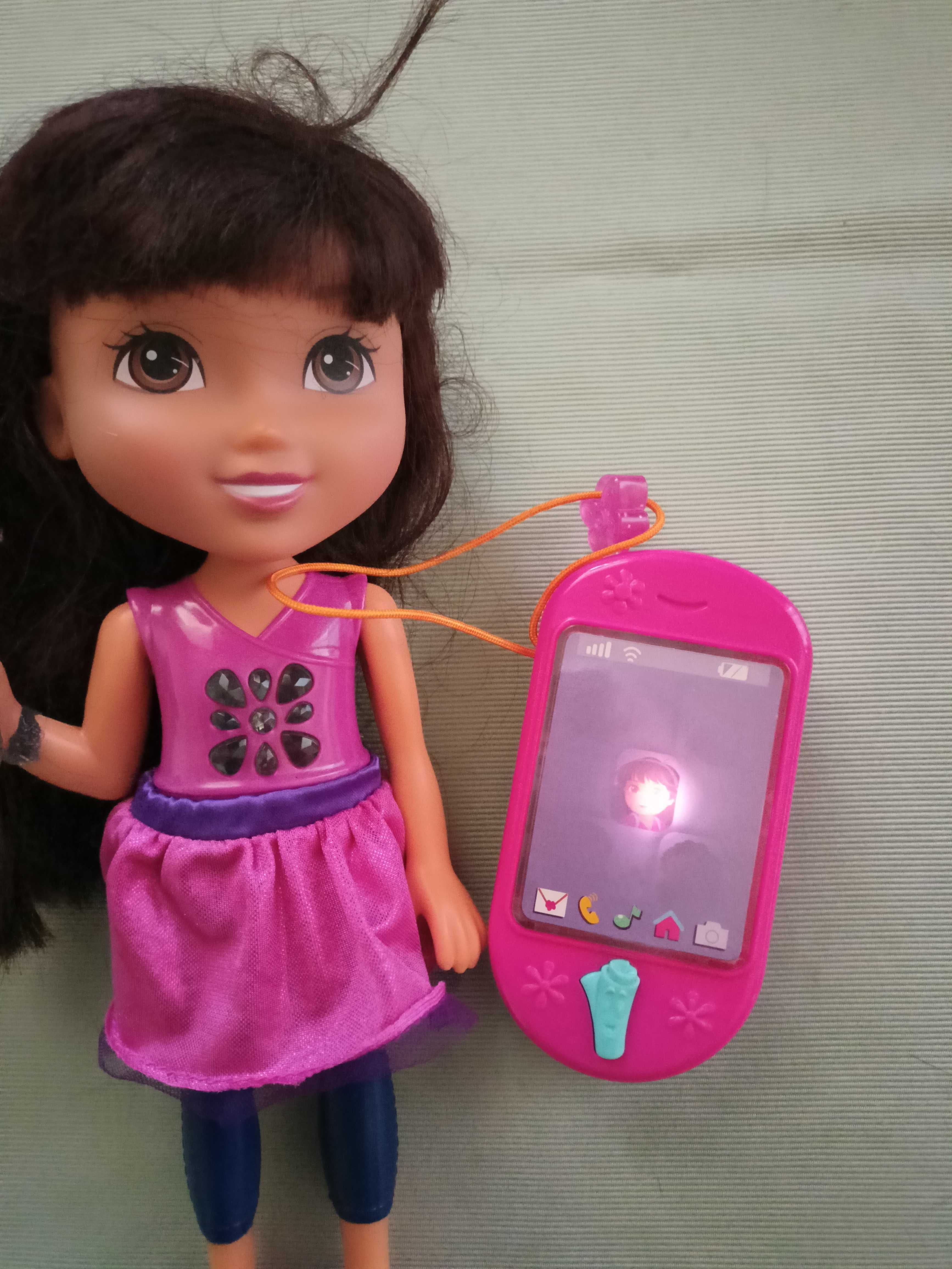 Interaktywna lalka Dora z smartfonem Fischer Price