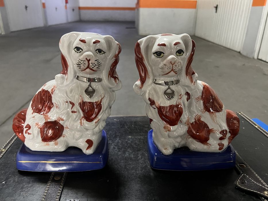 Conjunto cães Staffordshire