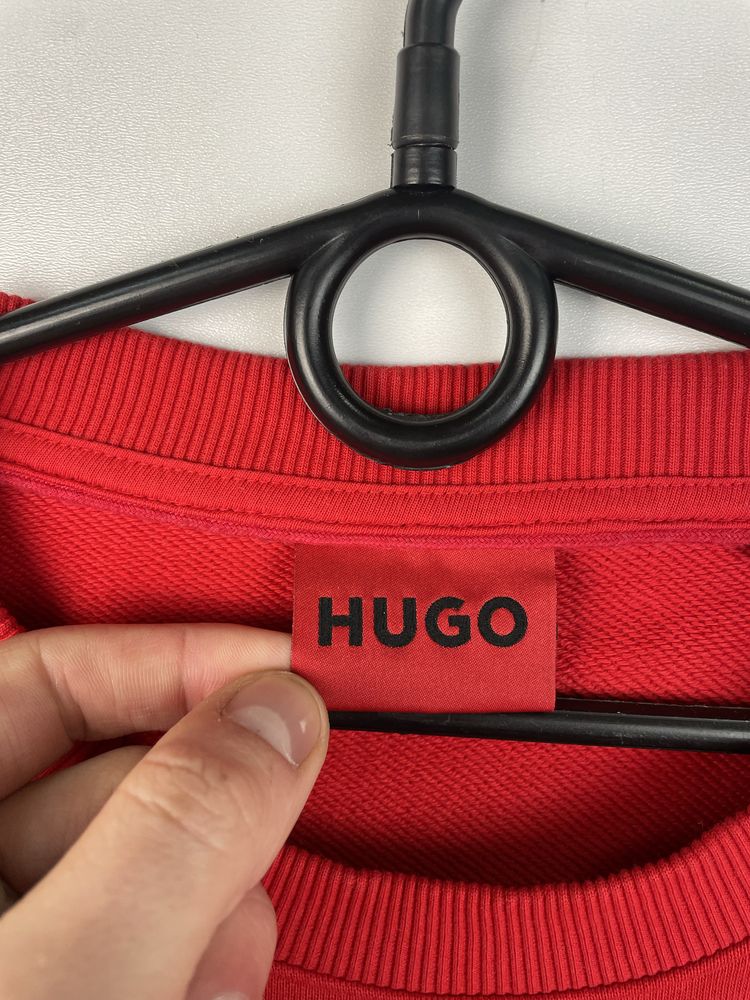 Свитшот Hugo center box logo