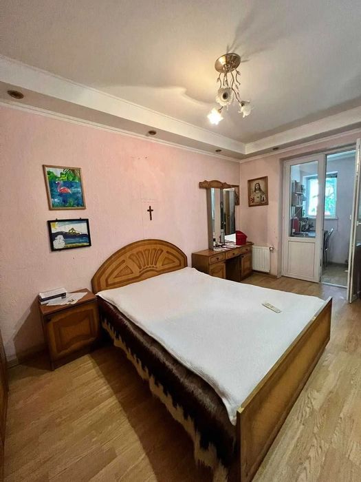 Оренда! 2 кімнатна з індивідуальним опаленням поруч парку Шевченка!