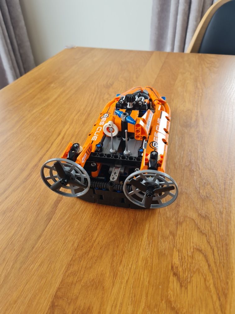 Lego technic Poduszkowiec ratunkowy