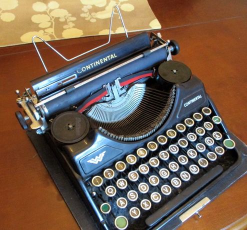1931 - Maquina de escrever antiga - Funciona bem!