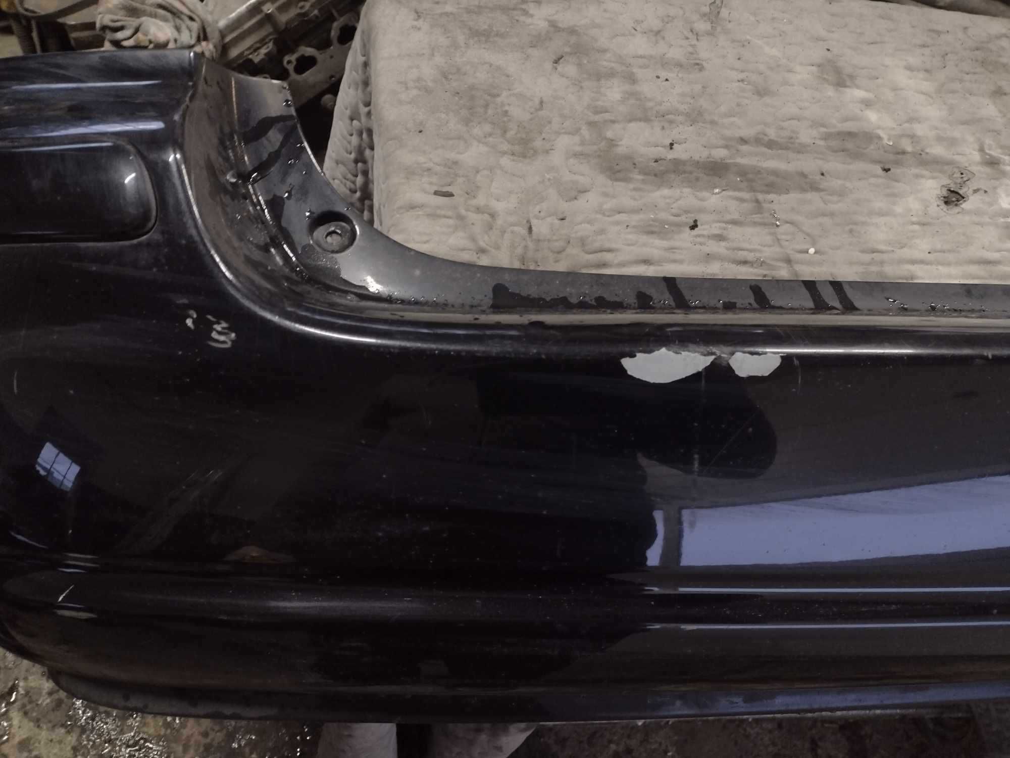 Zderzak tył tylny 209 Toyota Avensis T25 KOMBI CZARNY