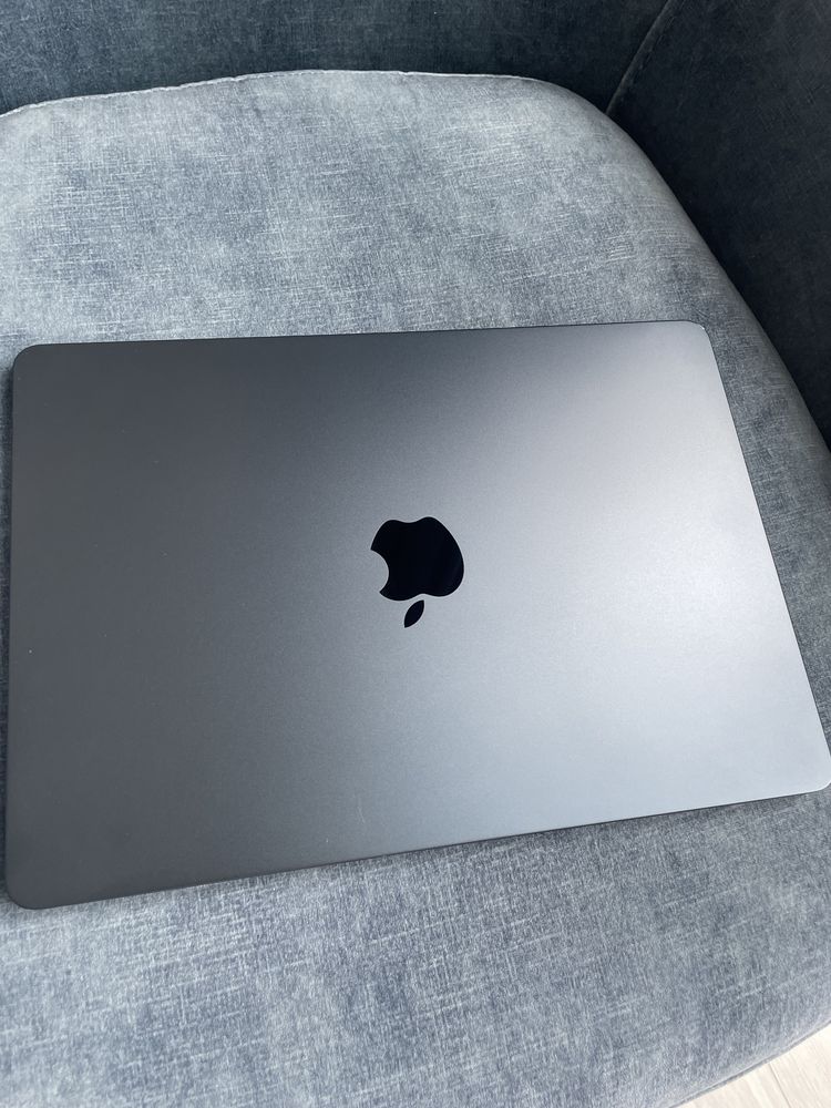 MacBook Air 13 2022 M2