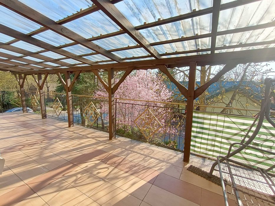 Sprzedam dom 2 poziomy po 100 m2 plus duży parter pod działalność