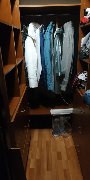 Підселення  для  дівчини Незалежності,Горького