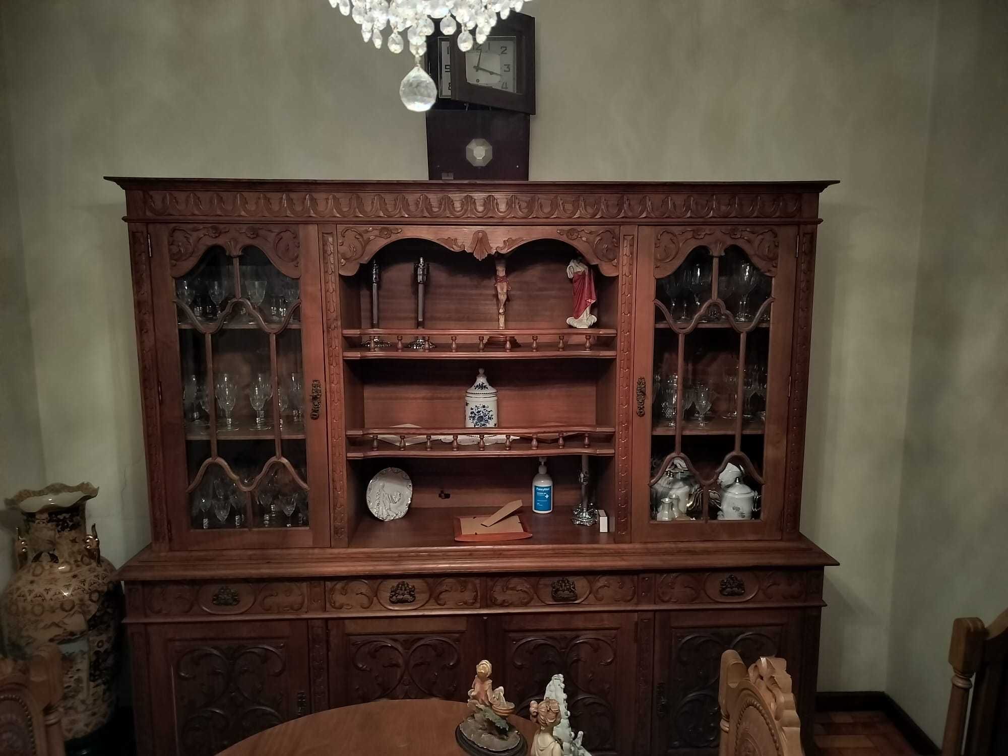 Móvel de sala em madeira (2 partes)