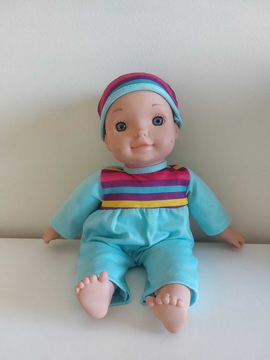 Boneca Bebe com gorro