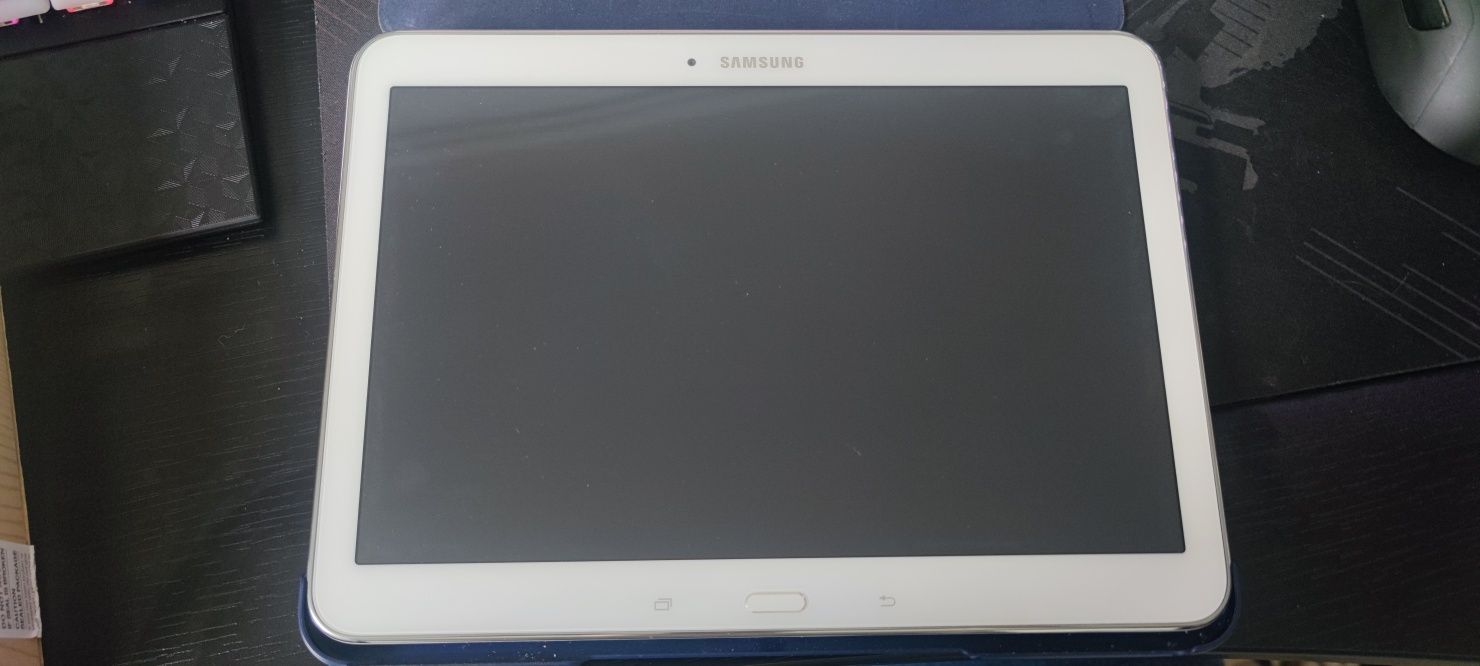 Tablet Samsung Galaxy Tab 4 10.1" plus oryginalne etui Samsunga