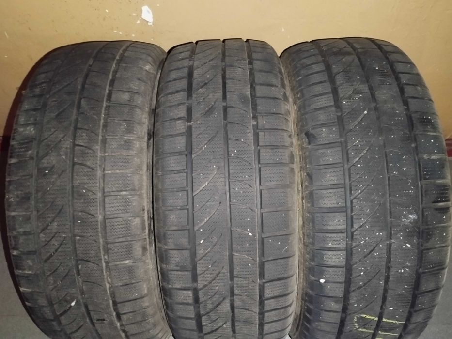 Зимние шины R17 215/55