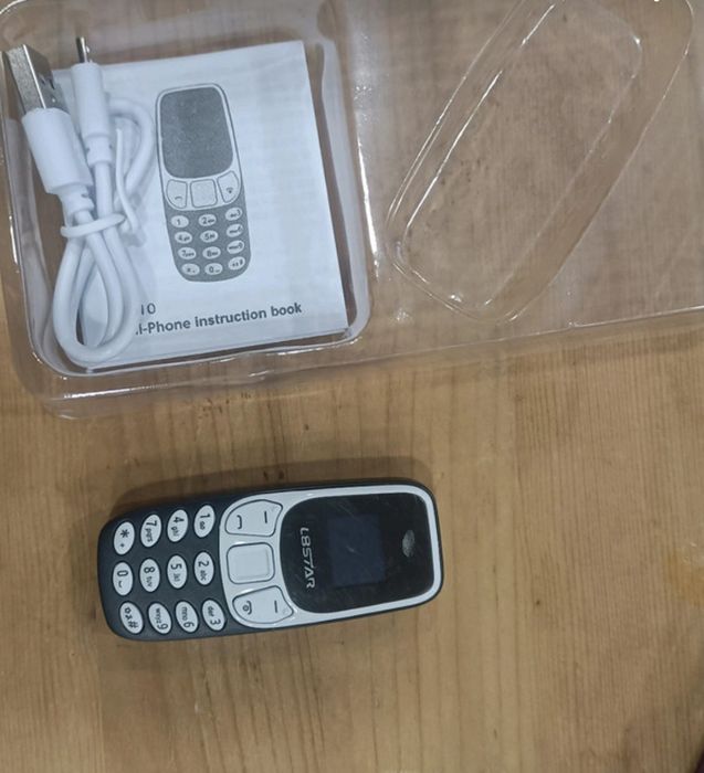 Telemóvel novo em embalagem original