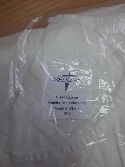 Халат медицинский одноразовый Medline с завязками 10 шт/уп