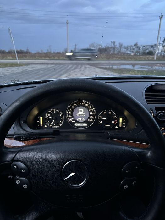 Продам Мерседес w211