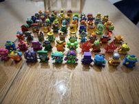 Zestaw figurek Super Things + miasto puzzle 3D