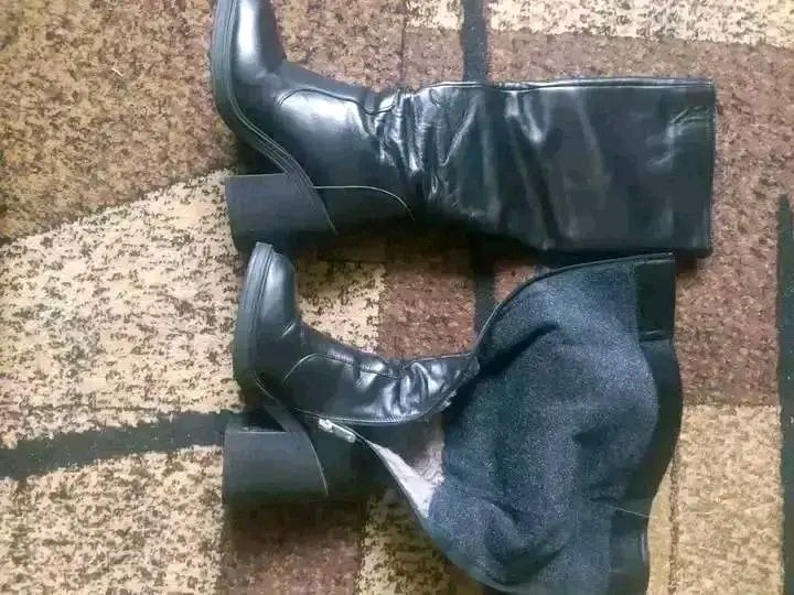 Кожаные новые сапоги