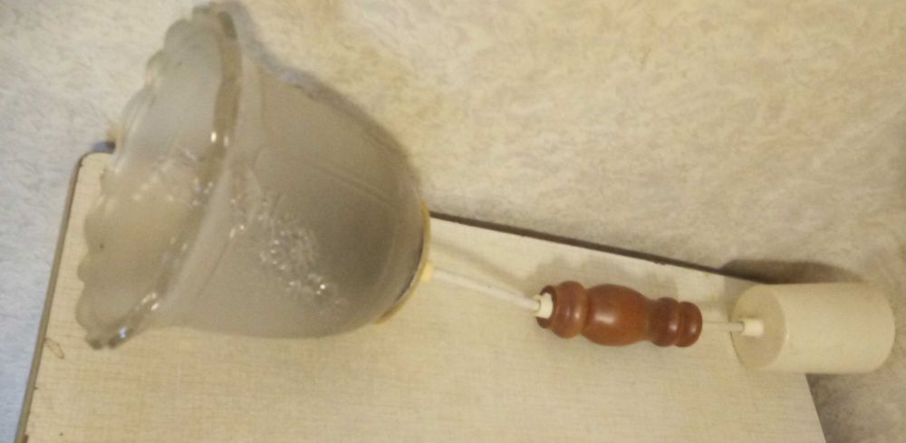 Светильник однорожковый подвесной.