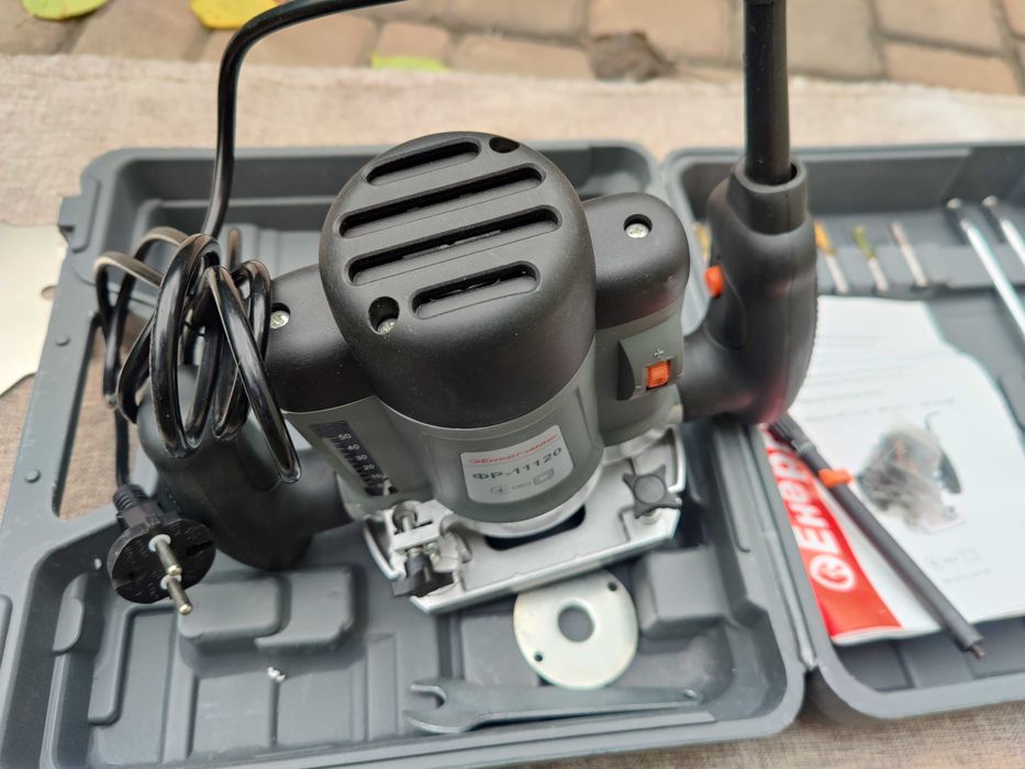 Фрезер Енергомаш ФР-11120 1200 Вт