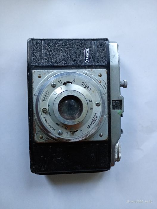 Zabytkowy powojenny aparat fotograficzny Dacora Germany