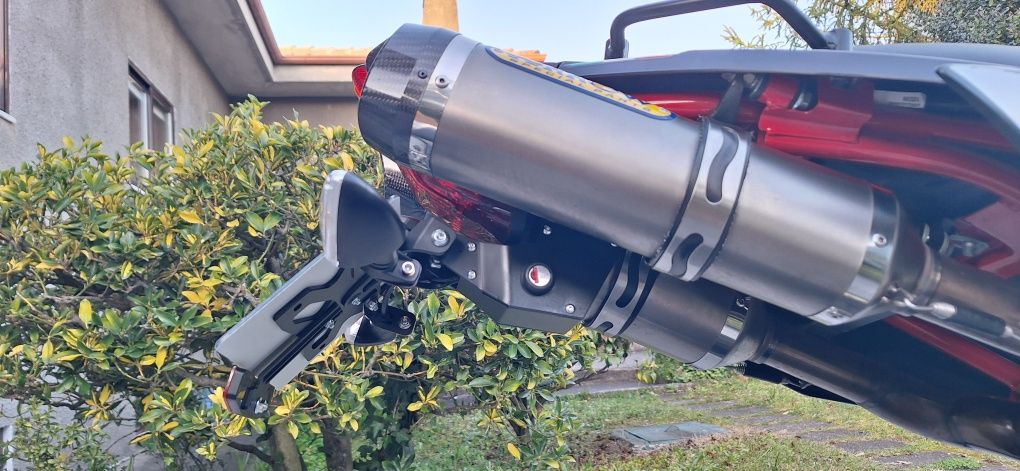 Aprilia Dorsoduro 900