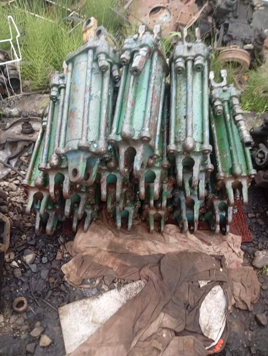 Циліндр навіски мтз юмз та ін