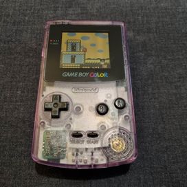 Gameboy Color plus karta 8GB - wszystkie gry