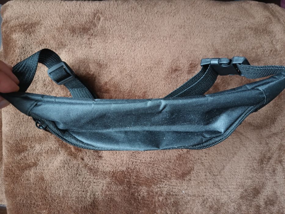 Saszetka nerka na pas