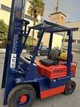 Empilhador toyota gas de 2000 kgrs