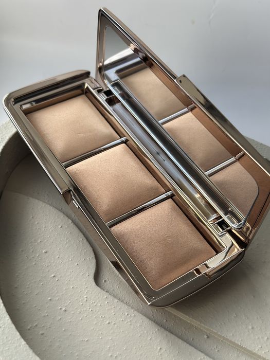 Контурна палетка Hourglass Lighting Palette Volume II