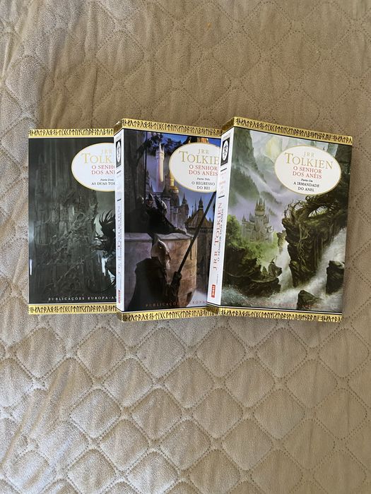 Trilogia de livros “O Senhor Dos Aneis”
