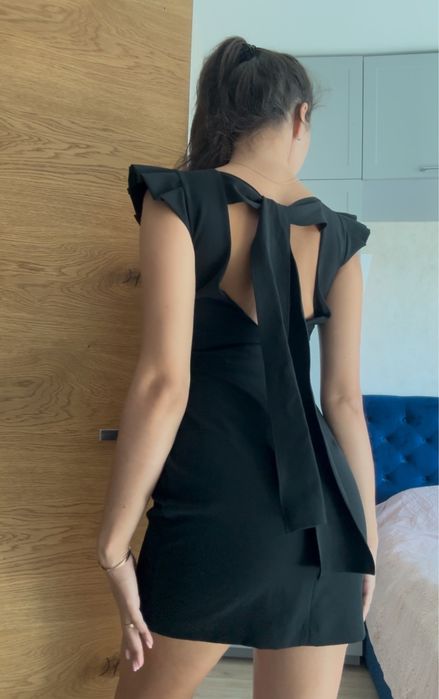 Красивое черное платье Zara