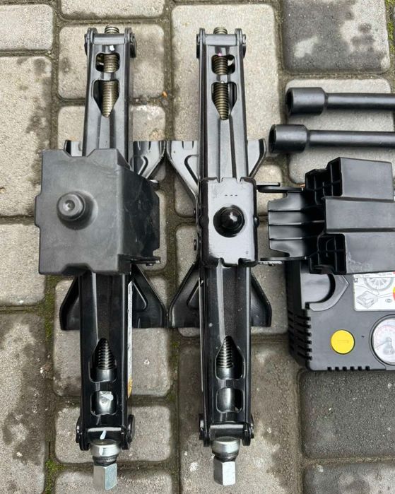 Домкрат Renault Master Буксировочний Крюк Компресор Рено Мастер Ориг