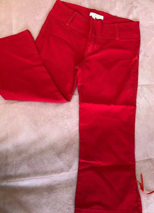 Calças curtas pela canela vermelhas - Zara