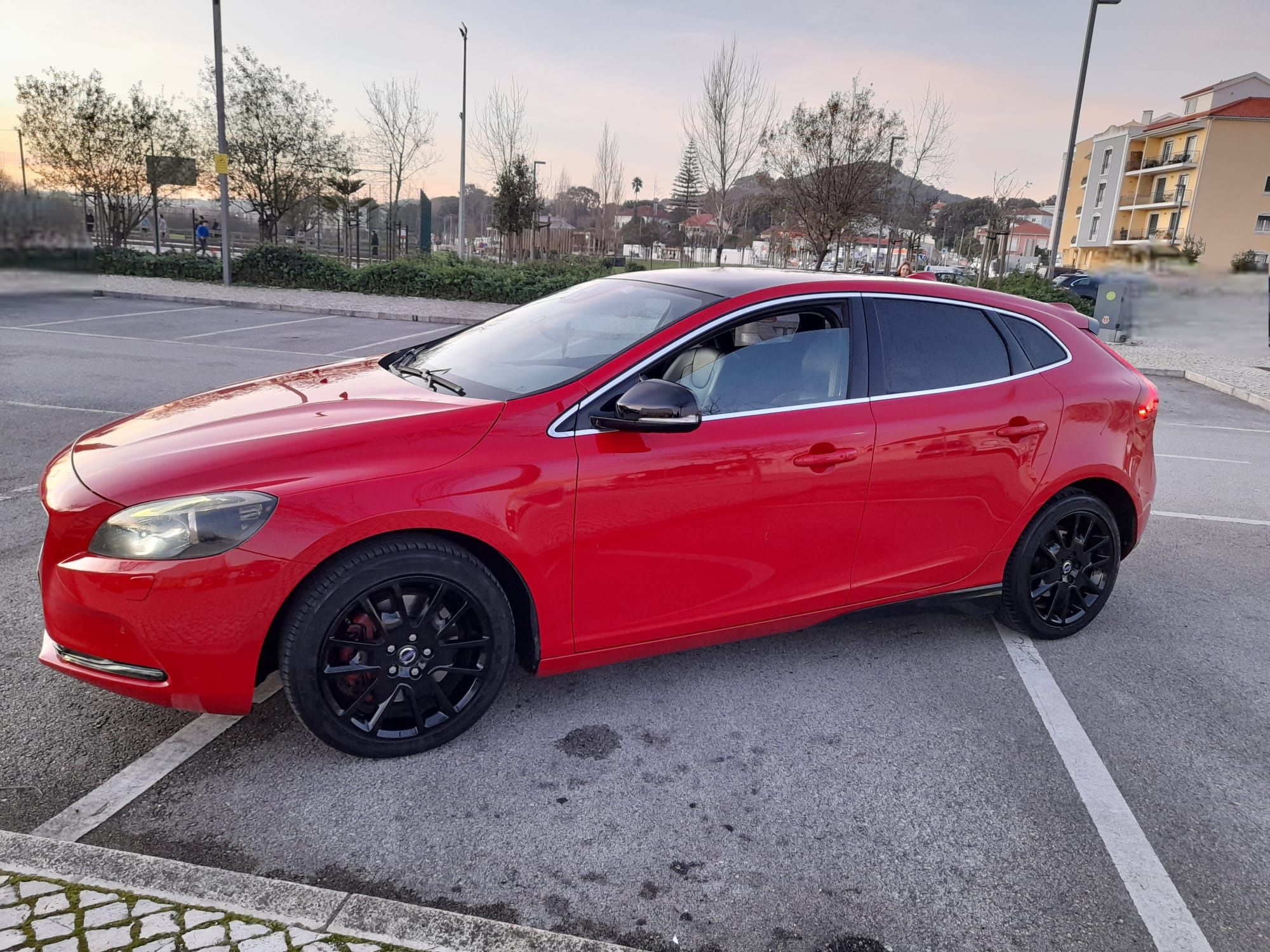 Volvo V40 D4 Summum business 190