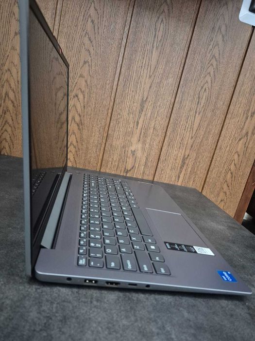 Lenovo IdeaPad Slim 3