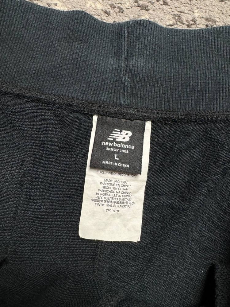 Шорти new balance  fleece