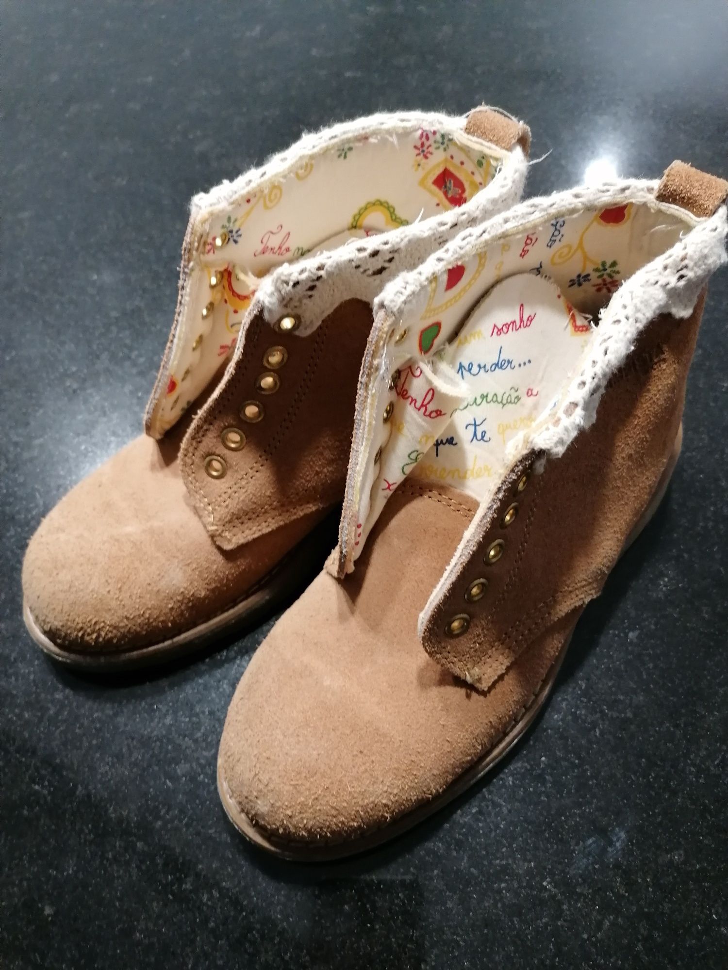 Botas de menina 34 com renda