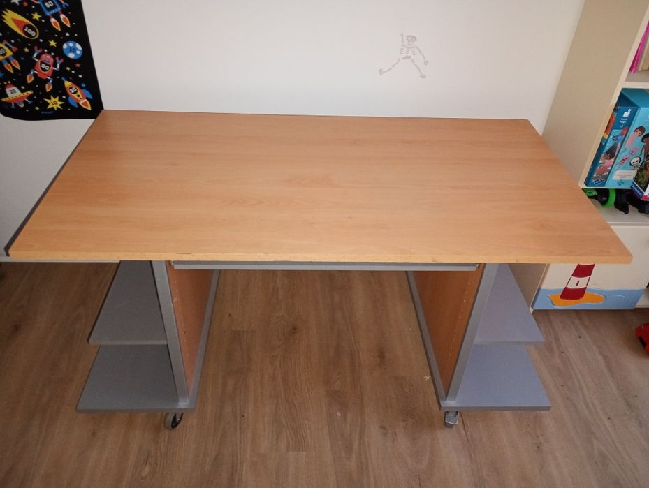 Biurko duże na kółkach