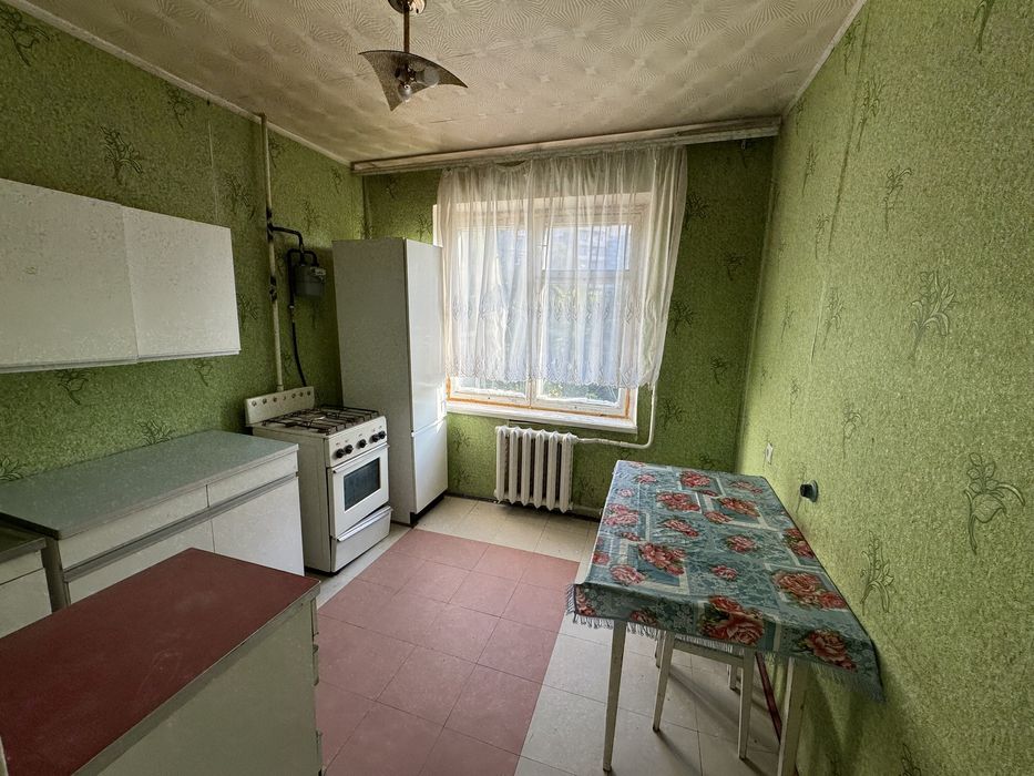 Продам чешку 2к квартиру на Кирова 54 кв м