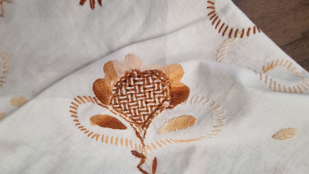 Toalha de mesa redonda bordada à mão  2m diâmetro Toalha diâmetro