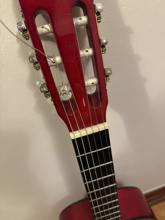 Viola Stagg vermelha