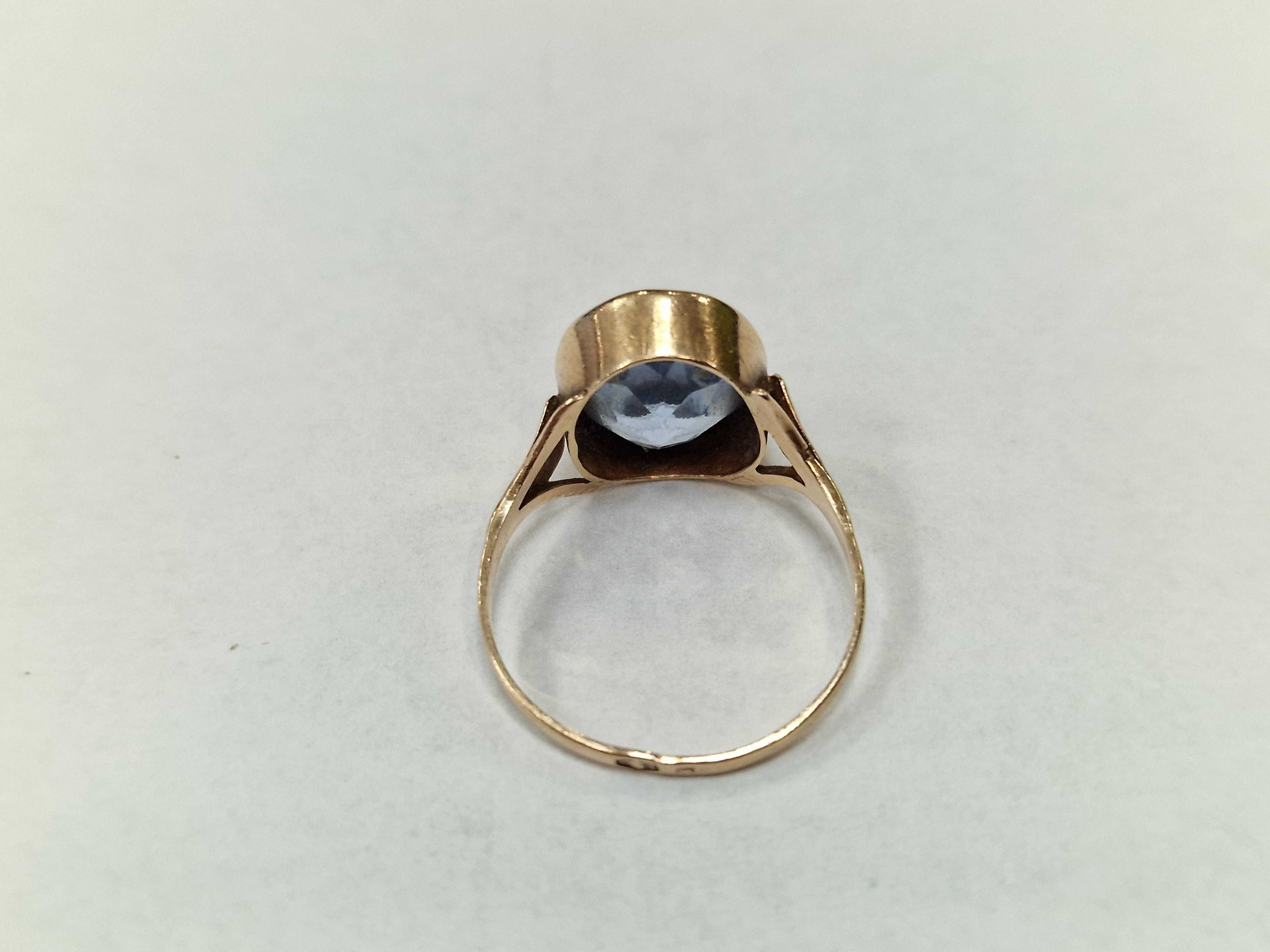 1963-86! Złoty pierścionek damski/ 585/ 2.57 gram/ R14/ Topaz