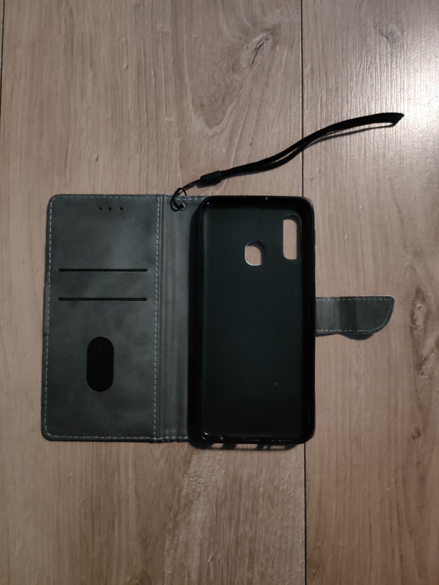 Etui z klapką motyle do telefonu Samsung Galaxy A30e brylanty granat