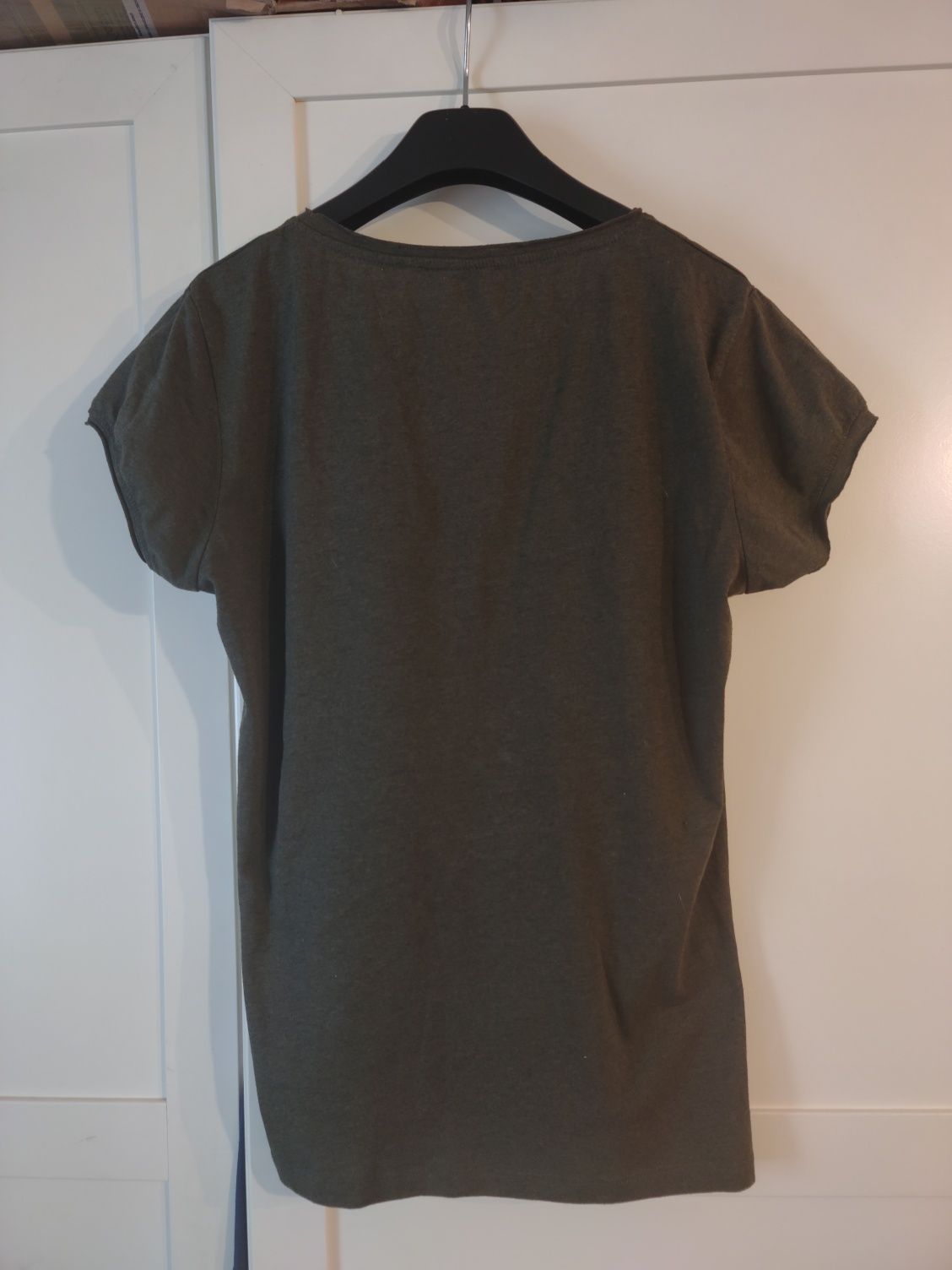 T-shirt FB Sister - khaki, ciemnozielony - krótki rękawek - r. 42
