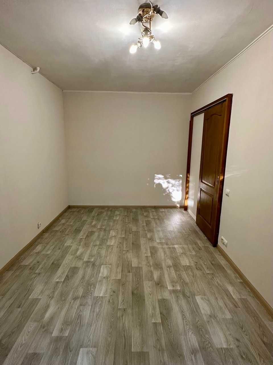 Продам 1-кімн. квартиру, вул. Олекси Тихого, м. Шулявська KL