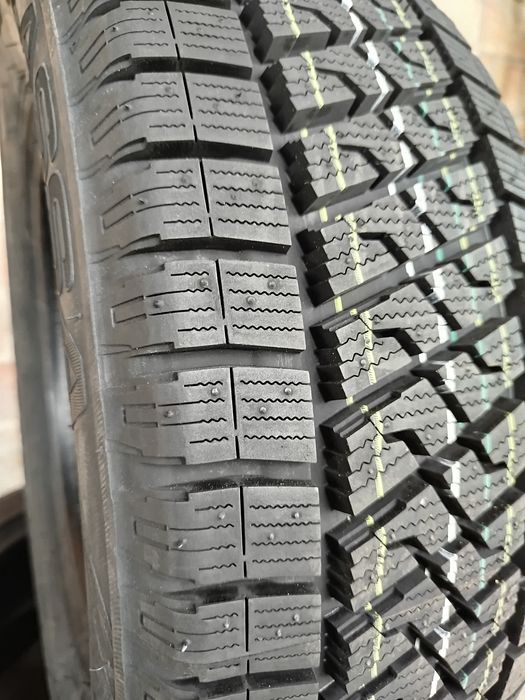 Шини 235/65R16C	Lassa	Wintus 2 121/119 | нові зимові 8шт