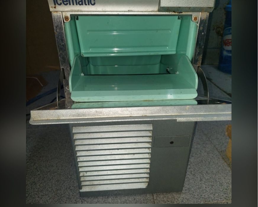 Máquina de fazer gelo Icematic