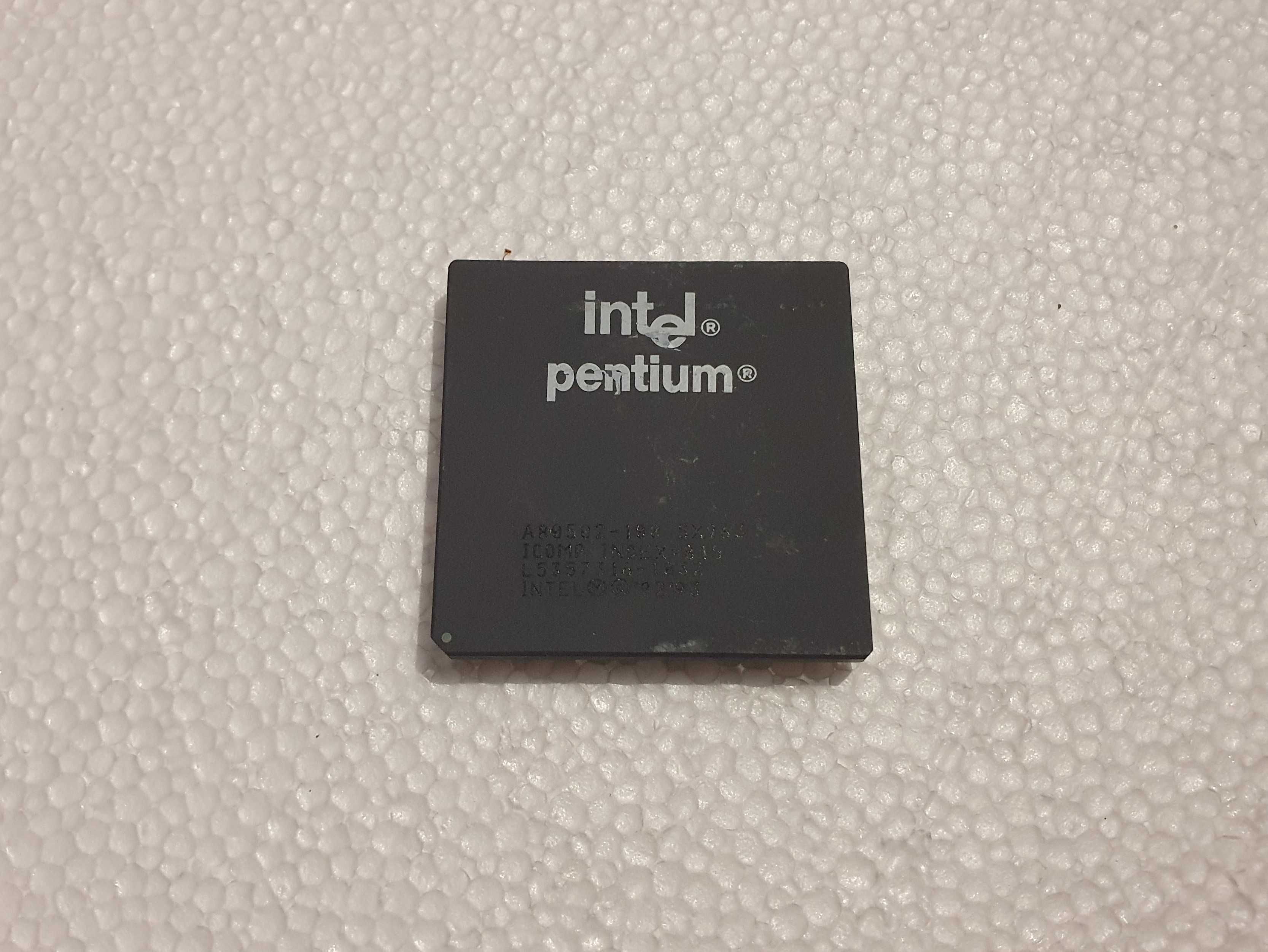 Processador cerâmico vintage - Intel Pentium 100Mhz - 1992/93