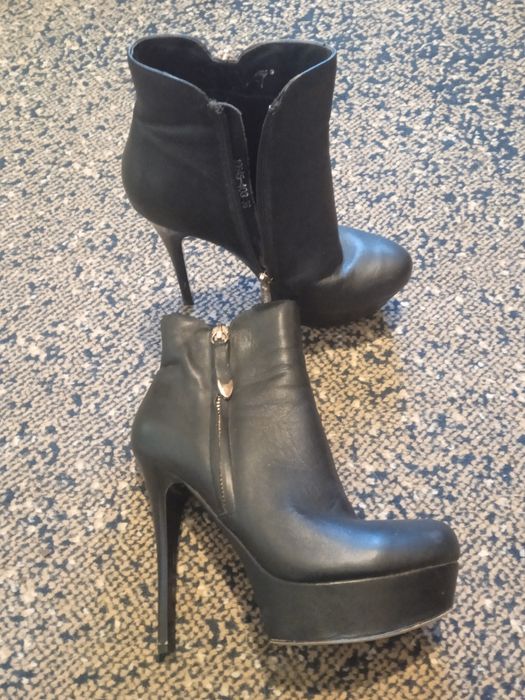 Шкіряні черевики розмір 36